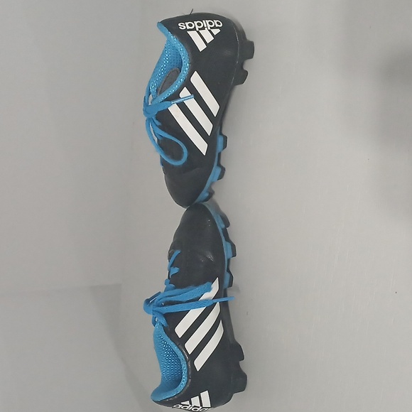 Adidas cicks Kids Black and Blue Soccer Shoes, Sz 10.5 Kids Size pre-owned - Picture 5 of 7
